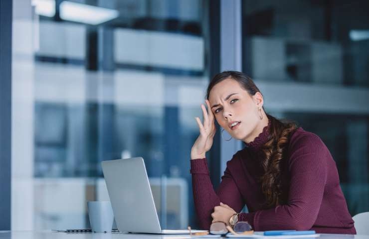 come si può annullare l'invio di una mail