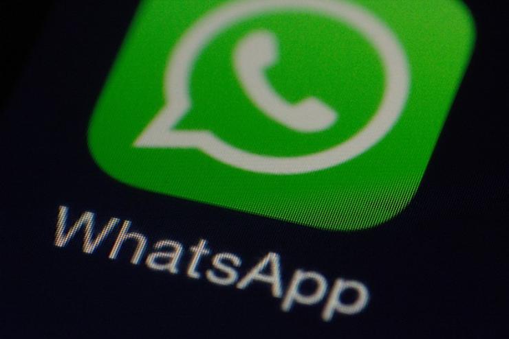 WhatsApp calendario alla mano