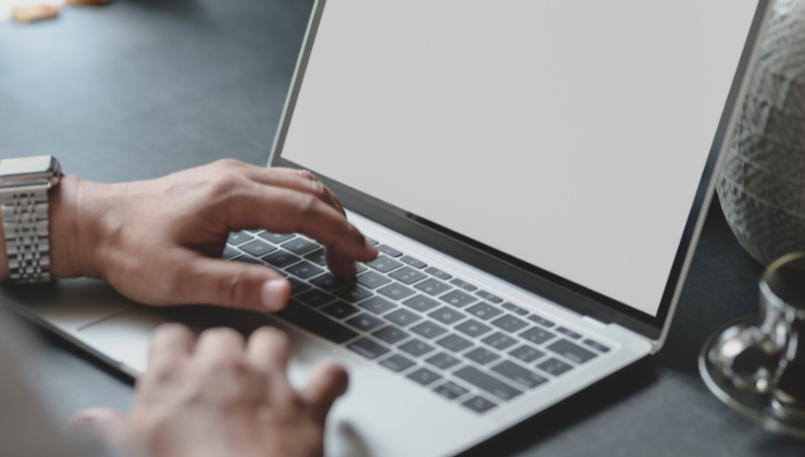 Qué hacer si derramas agua sobre el teclado