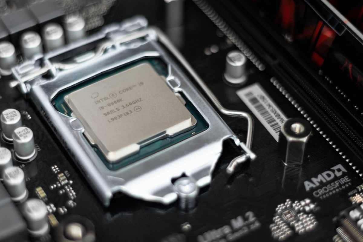Intel Core i9-14900K violato embargo prezzo