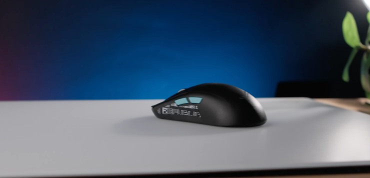 il tappetino mouse in vetro di asus costa quasi 100 euro