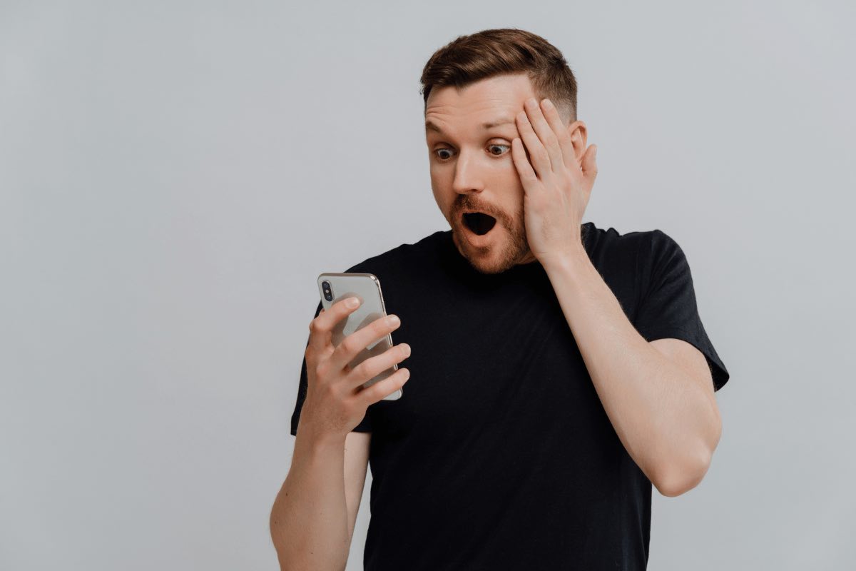 aumento prezzi smartphone 2025