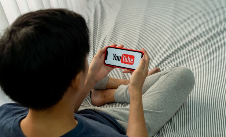 Come allargare la timeline di YouTube