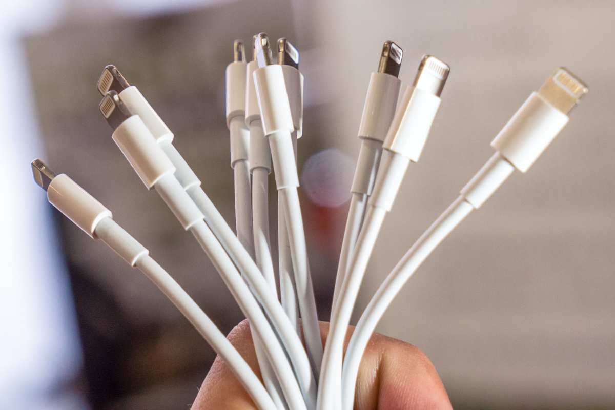Apple, anche il cavo USB-C è carissimo: la differenza con un cavo generico al test di laboratorio