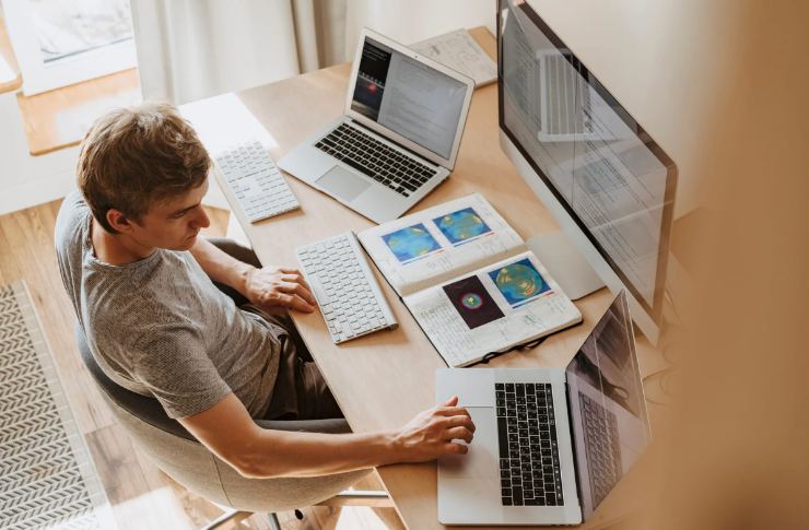 stare troppo tempo seduti fa male