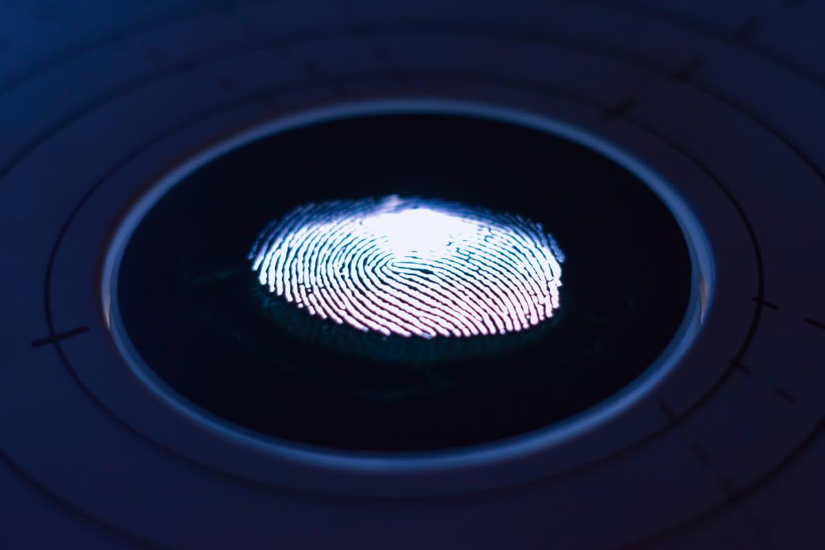 Be careful if the fingerprint reader in your mobile phone is not working: you could be in danger