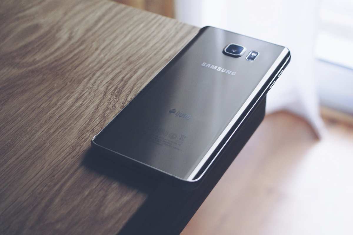 samsung e apple avranno qualcosa in comune ancora per molto