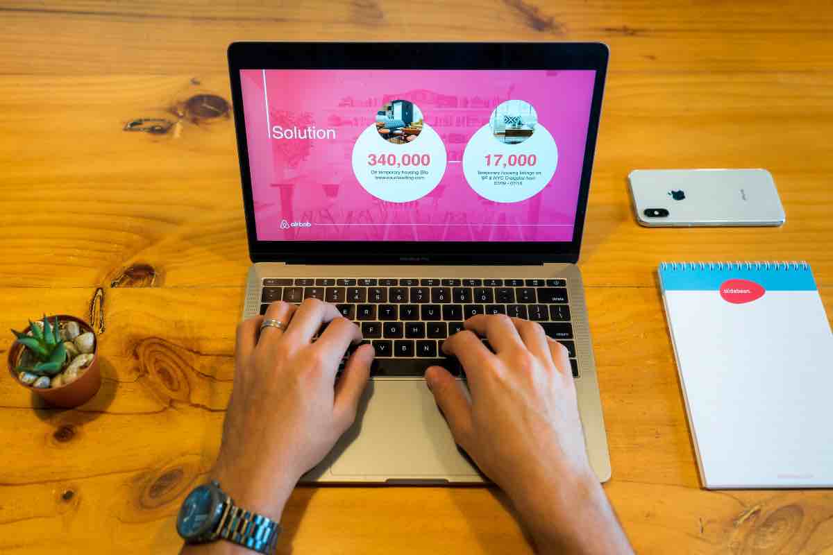 Il sito web per creare presentazioni e diapositive con l'IA