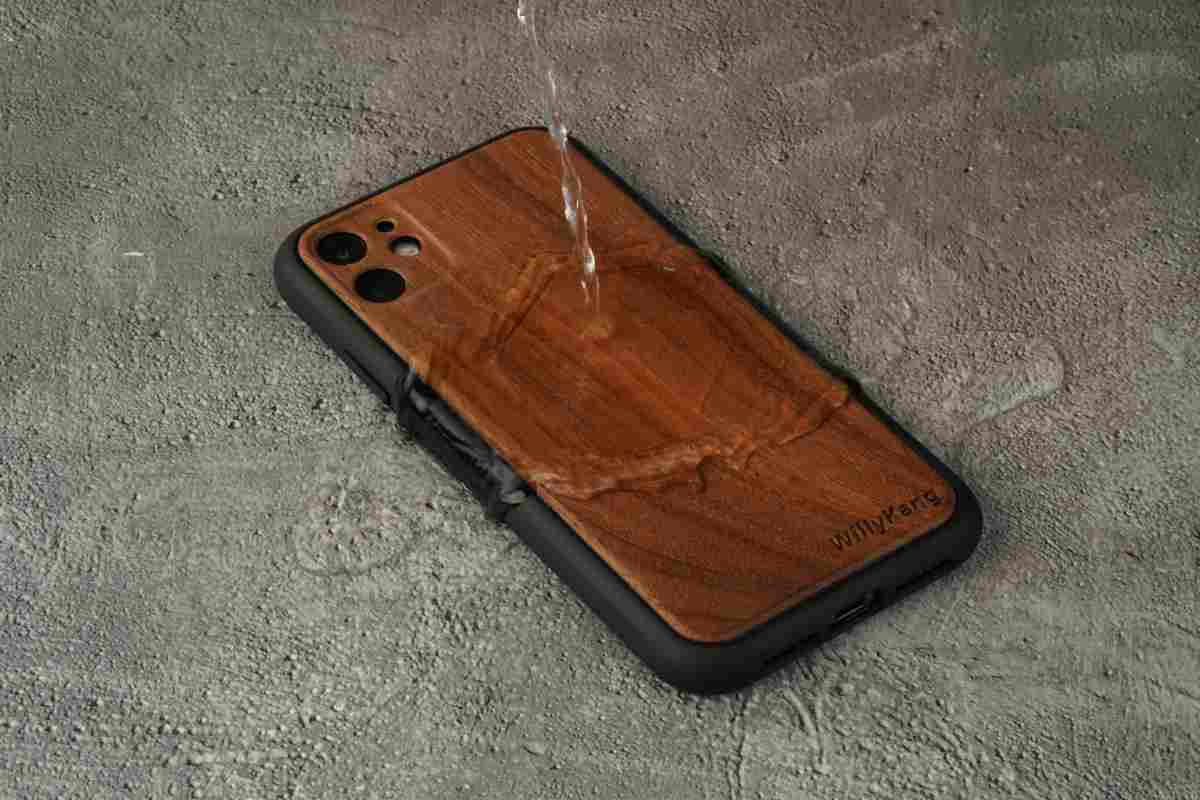 cover contro la pioggia per uno smartphone super protetto