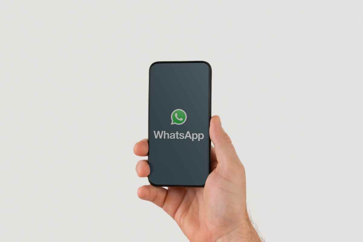 Prova con questo trucco di WhatsApp per apparire offline