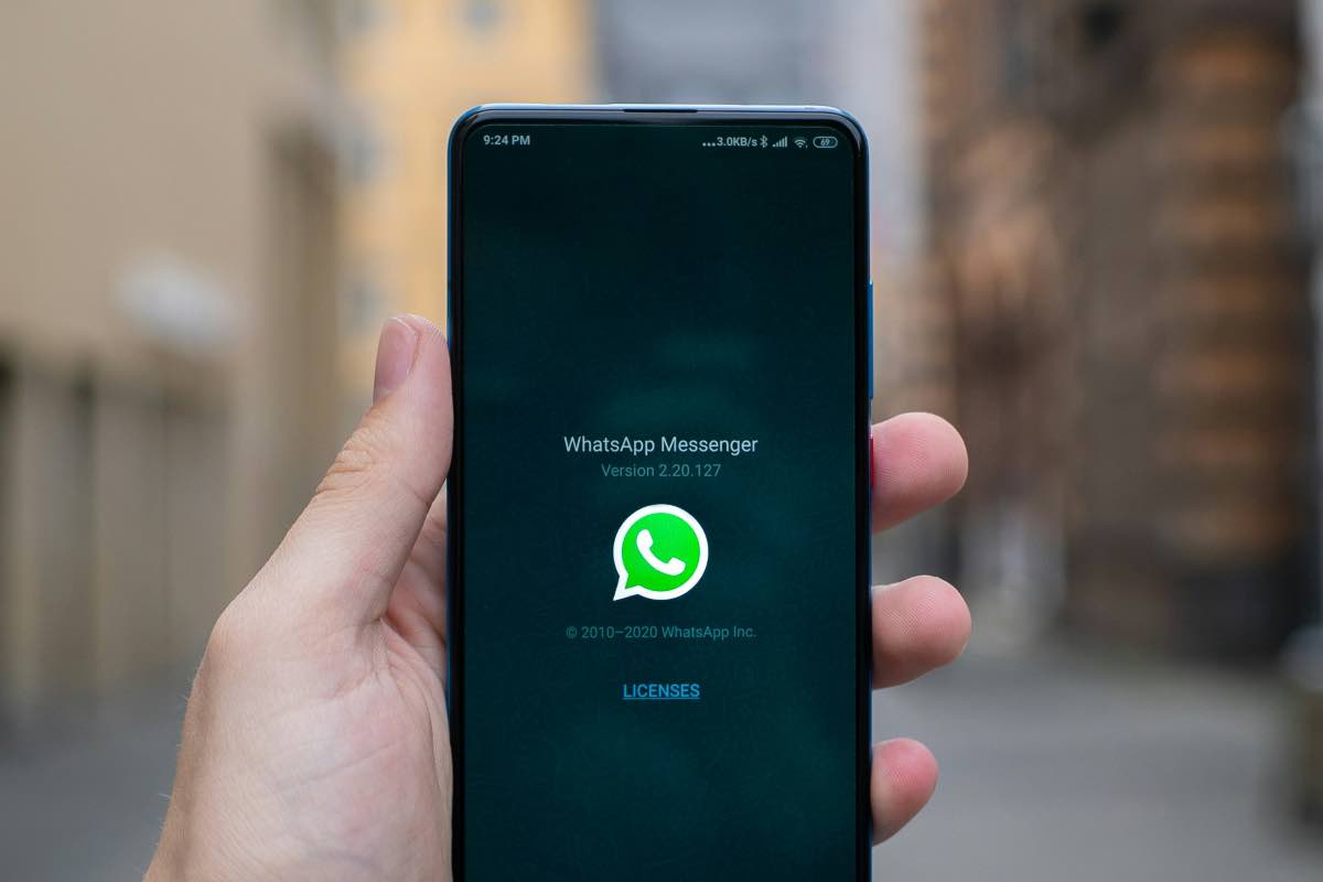 App di WhatsApp, scoperta una nuova didascalia