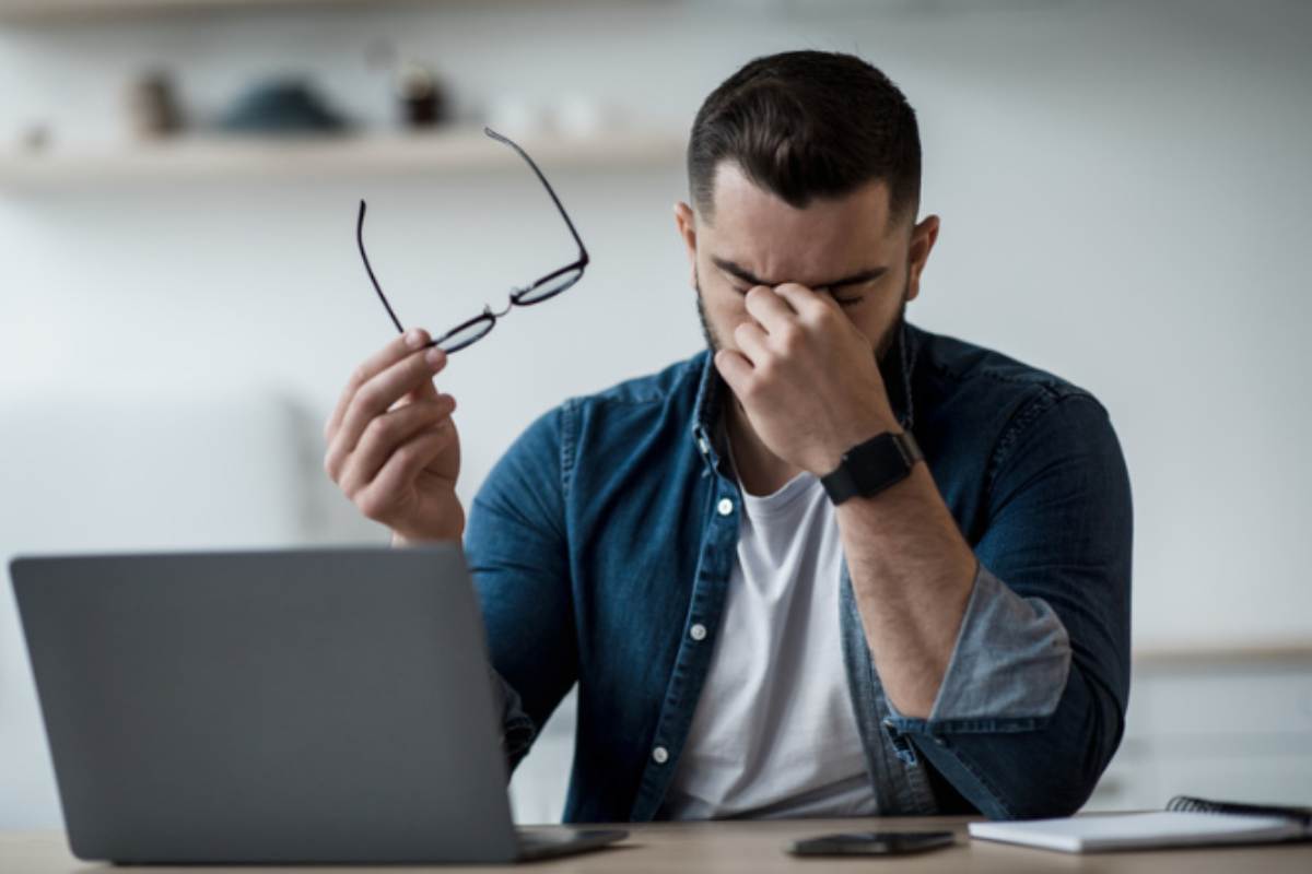 meglio stare al pc con la luce accesa o spenta