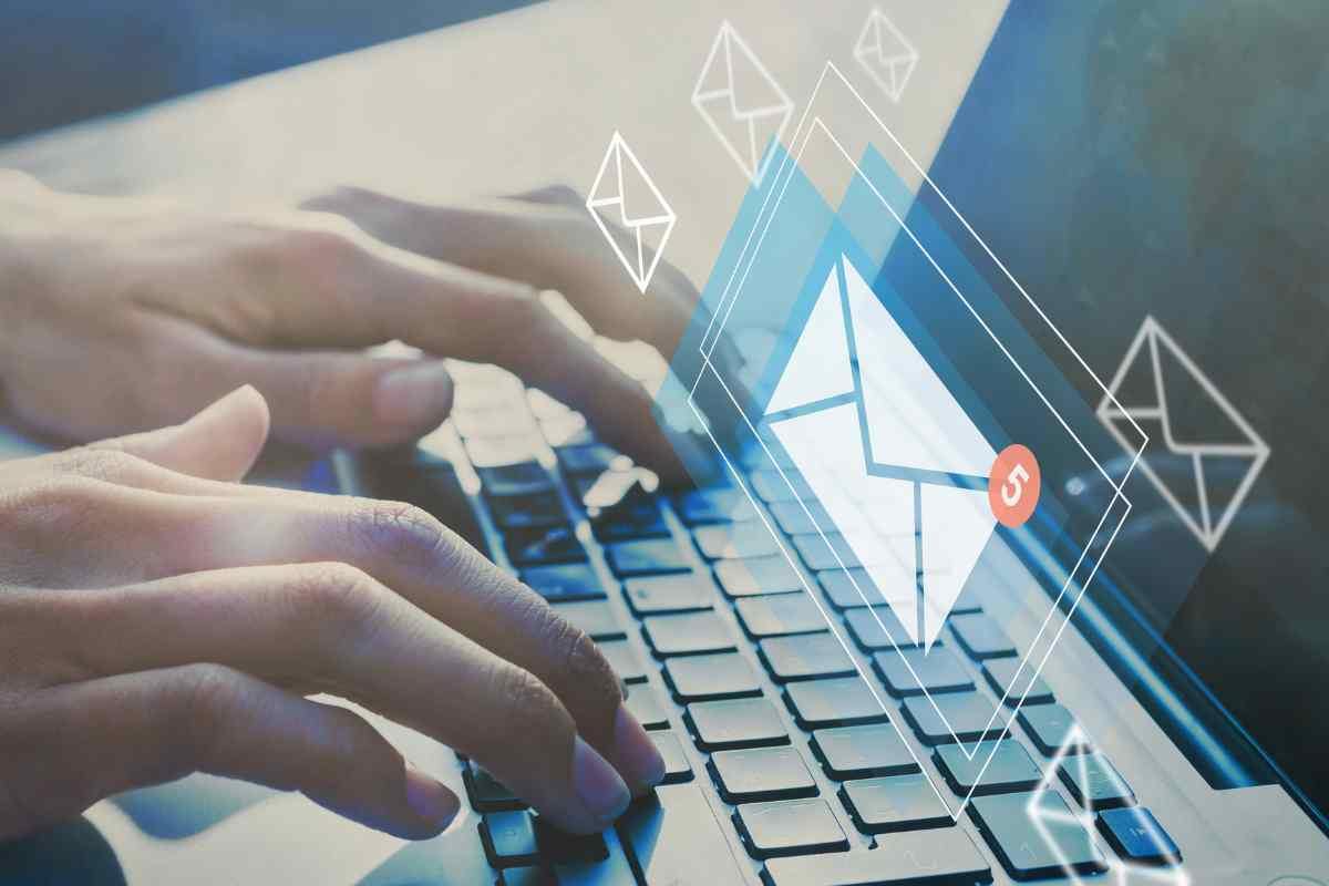 L'email inviata da Poste Italiane