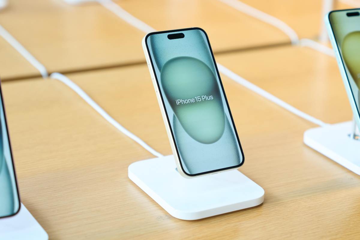 Si dejas caer tu iPhone al agua, Apple no recomienda una práctica de reparación generalizada: todo el mundo lo hace