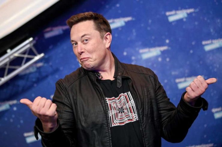 Elon Musk cambia ancora con X