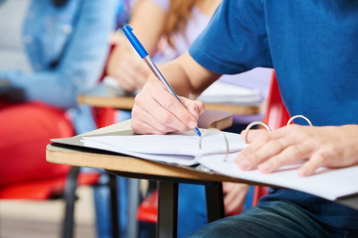 Basta prendere appunti con carta e penna