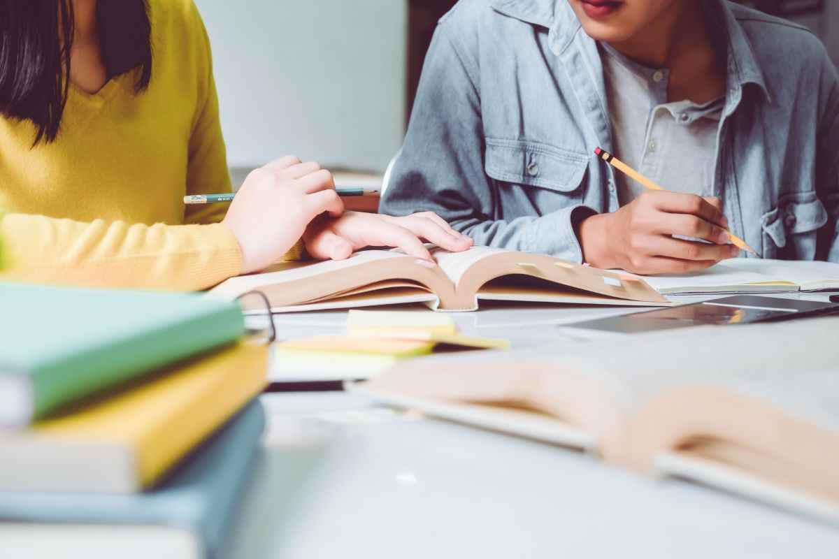 Prendere appunti con carta e penna
